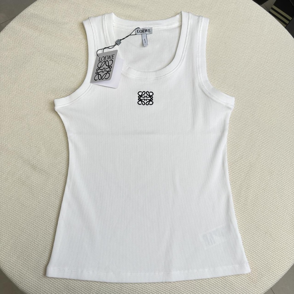 Loewe women’s tank top in white 💕💕